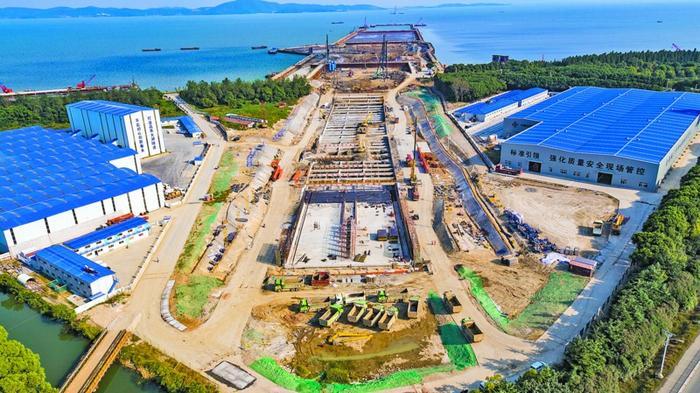 2018年10月18日，太湖隧道施工打通水陸連接。