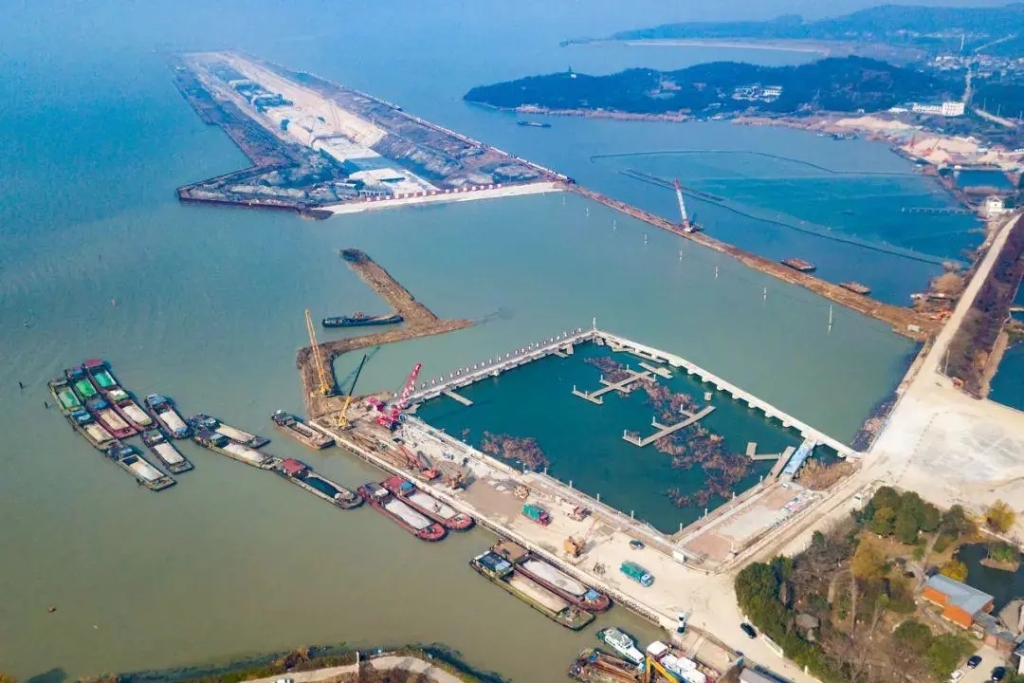 2019年12月27日，太湖隧道第一倉完成回水，順利實現(xiàn)首次陸島通道轉(zhuǎn)換，標志著該工程施工進入全新階段。